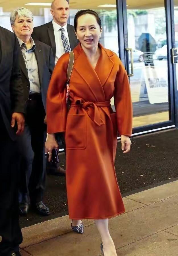 孟晚舟优雅得体穿搭,50岁孟晚舟冬季穿搭