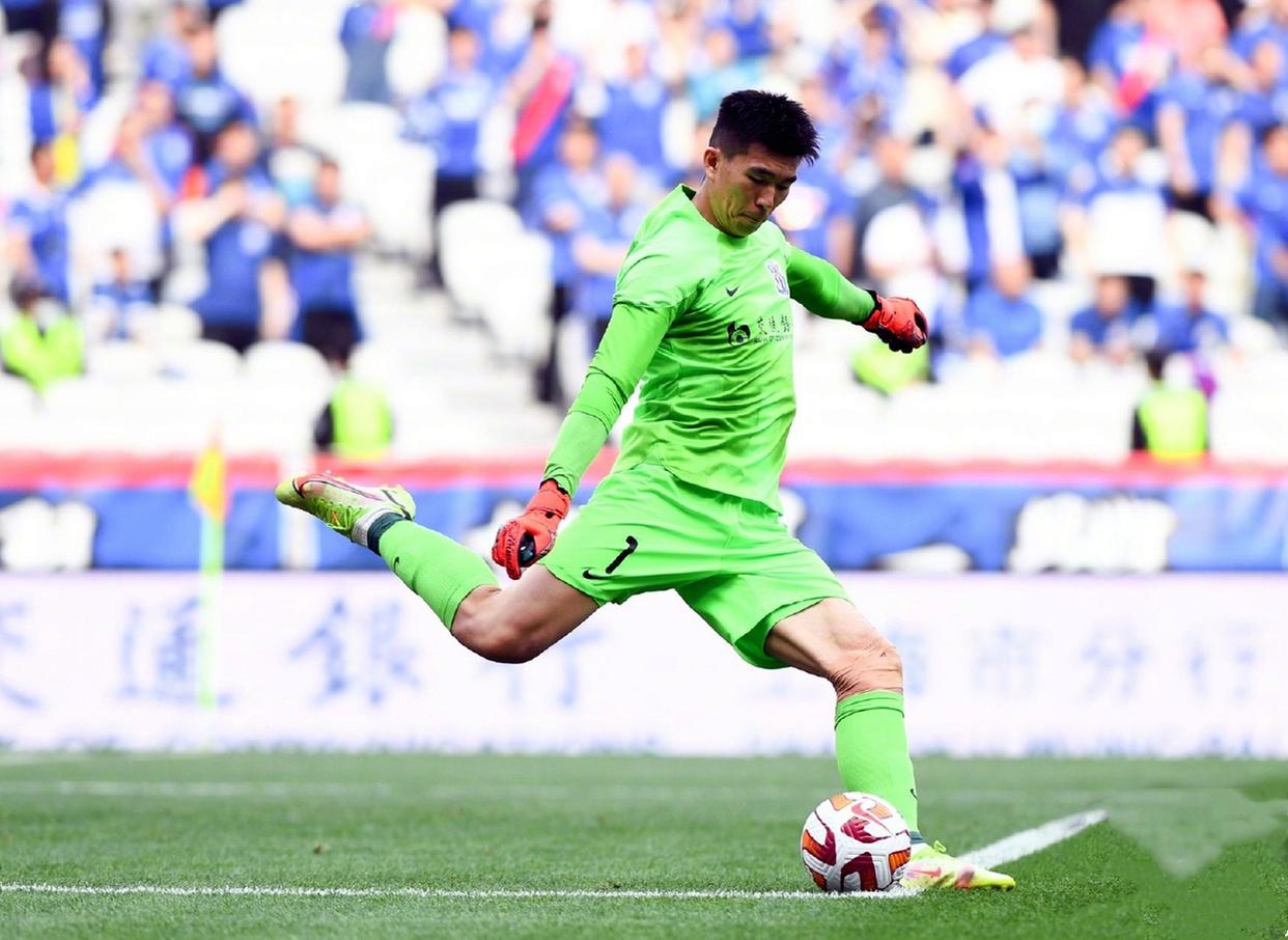 中超再现大规模冲突,中超上演全武行