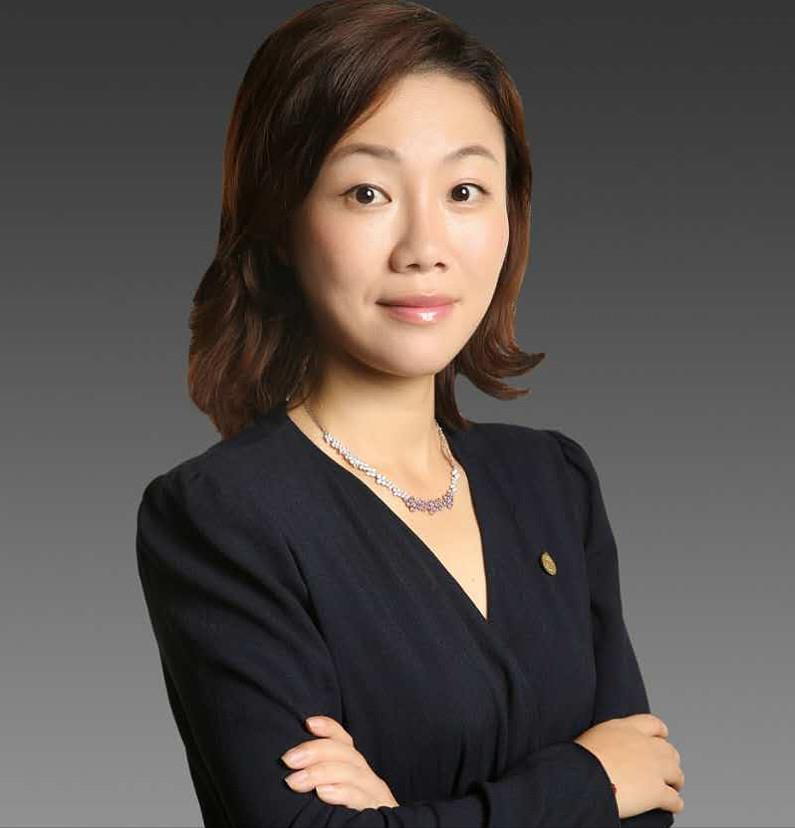 中国最贵女秘书朱旭：年薪849万，年终奖1000万，48岁至今未婚