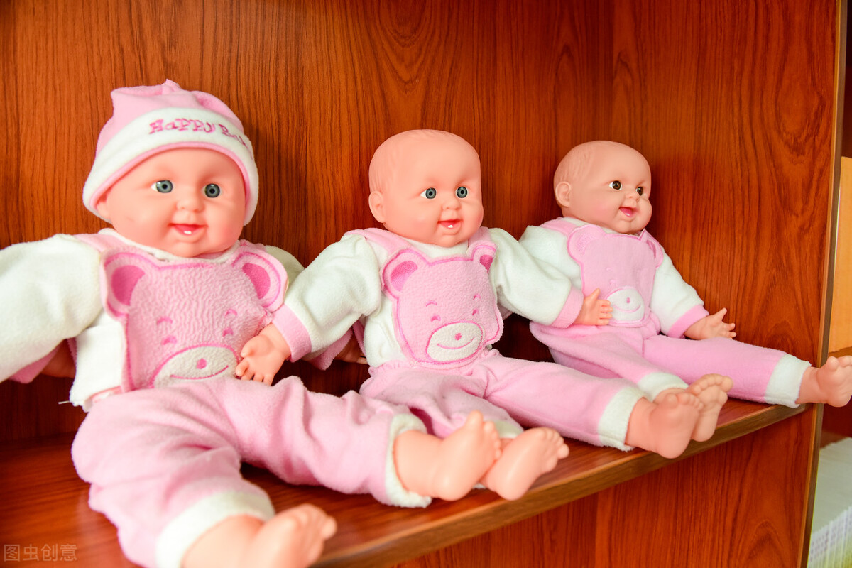 客户当着领导的面子夸你,客户说叫我阿姨呗怎么回复