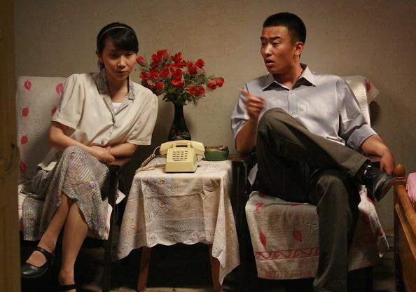 儿子四十岁还在家啃老,儿子快四十还在家啃老