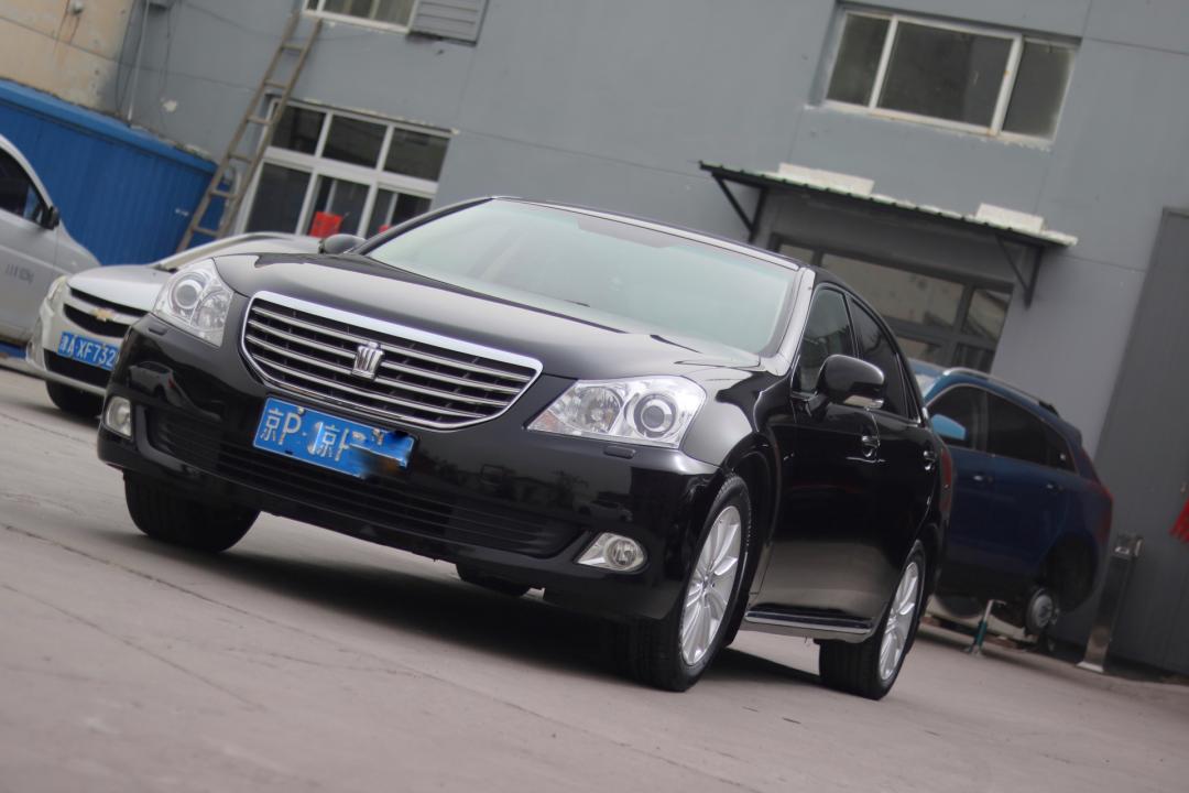 皇冠3.0经典老车翻新复活视频,丰田皇冠13代翻新