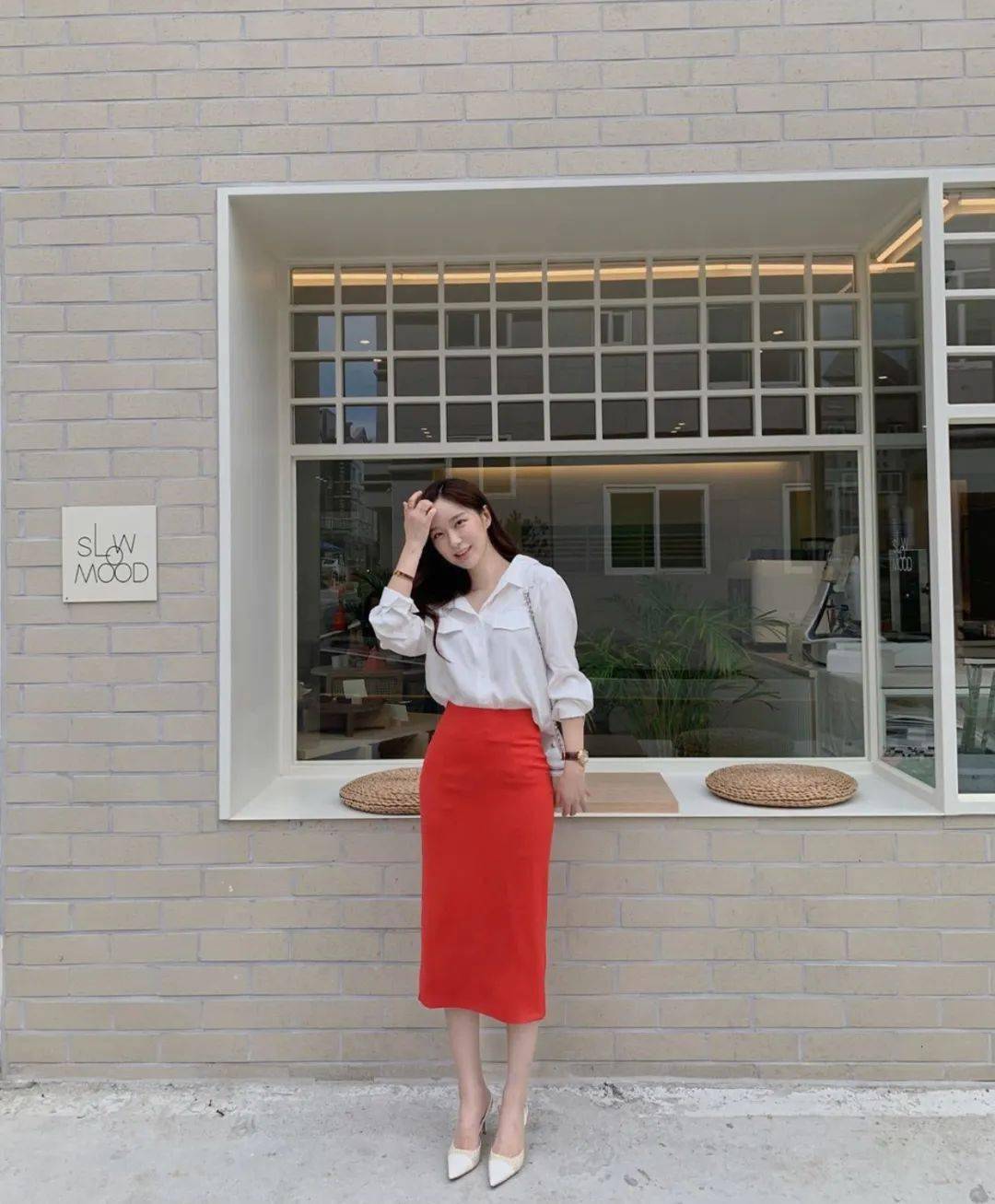 衬衫+半裙，这样穿显瘦显女人气息，上学工作约会一套解决了