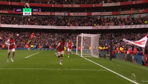 英超曼城3-1击败伯恩利,英超曼城2:1反超