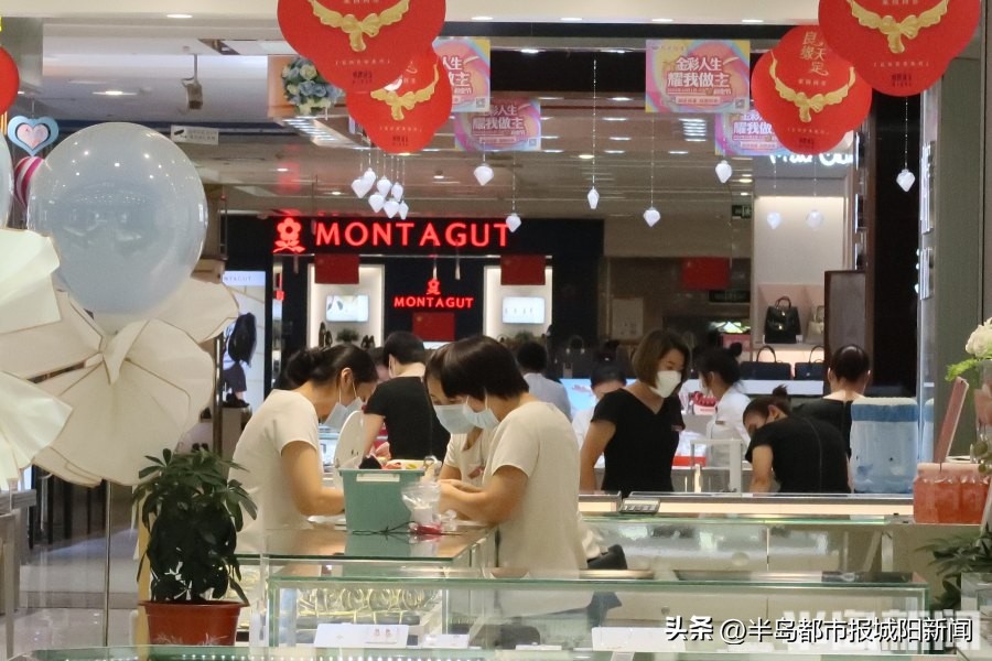 国庆黄金周过半消费市场持续火爆,探访“五一”黄金消费市场