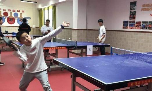 乒乓球初学者推荐用什么拍子,初学乒乓球选几星球拍