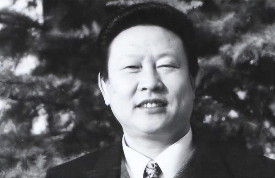 “色贪”张宗海落马，只爱清纯校花，*养包**70多个*妇情**，被判15年