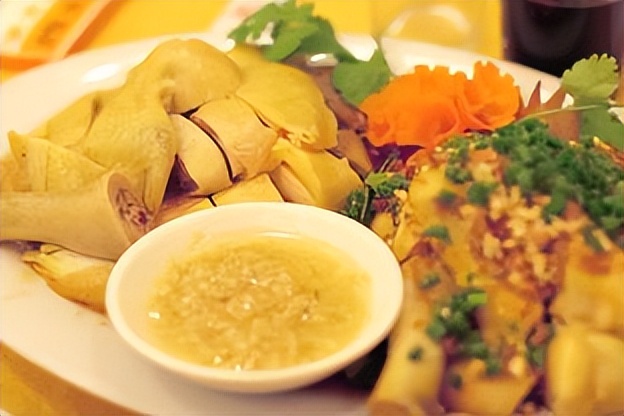 惠州大型养鸡场,十亩山林养殖3000只鸡