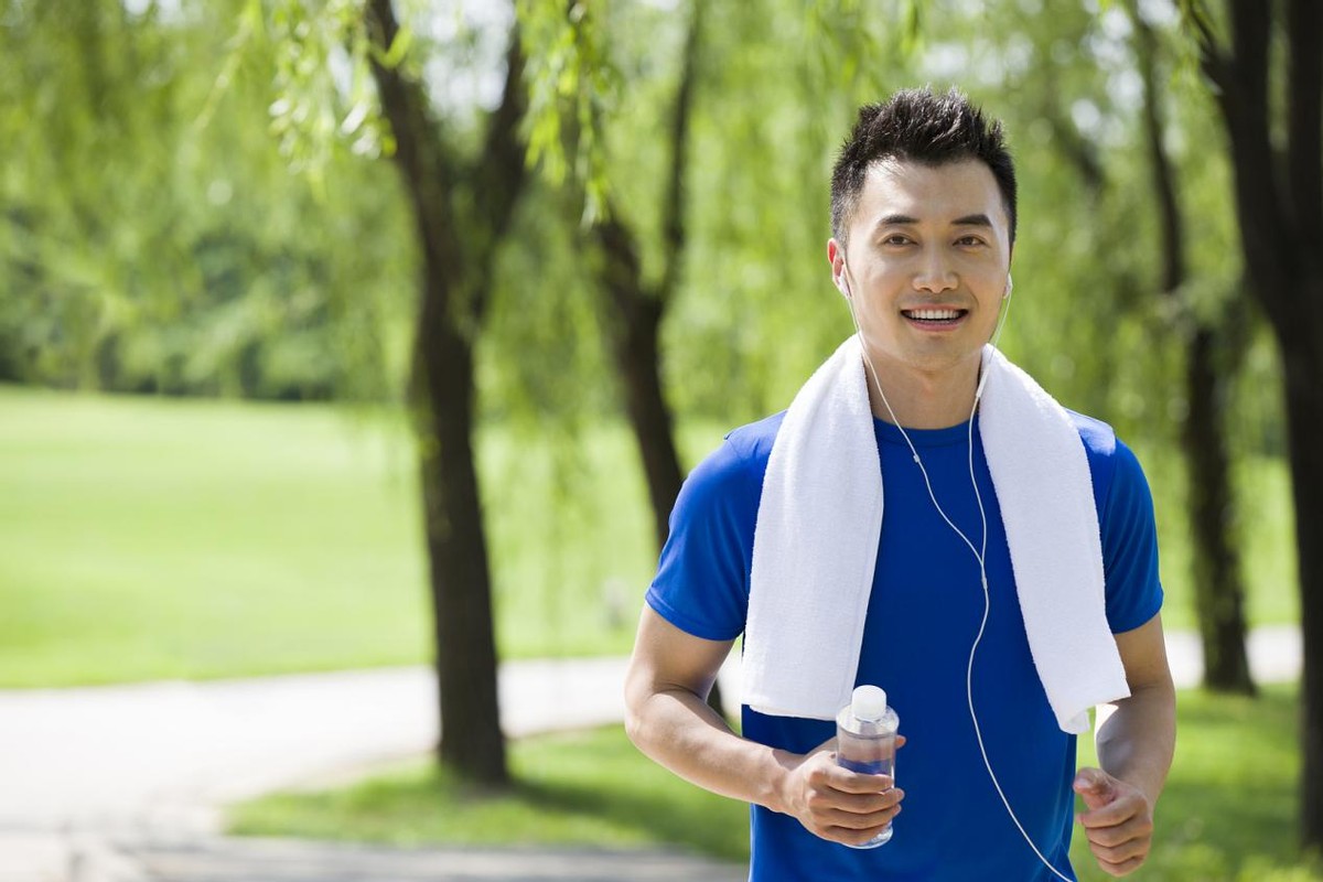 头皮又痒又油还掉发是怎么回事,头皮又油又痒用什么洗发水