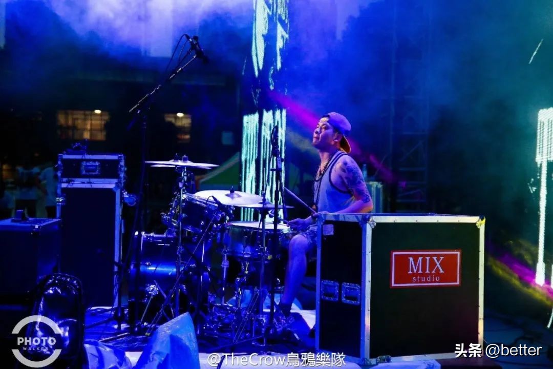 这家鼓手开的咸鱼咖啡，用音乐和咖啡「摆烂」