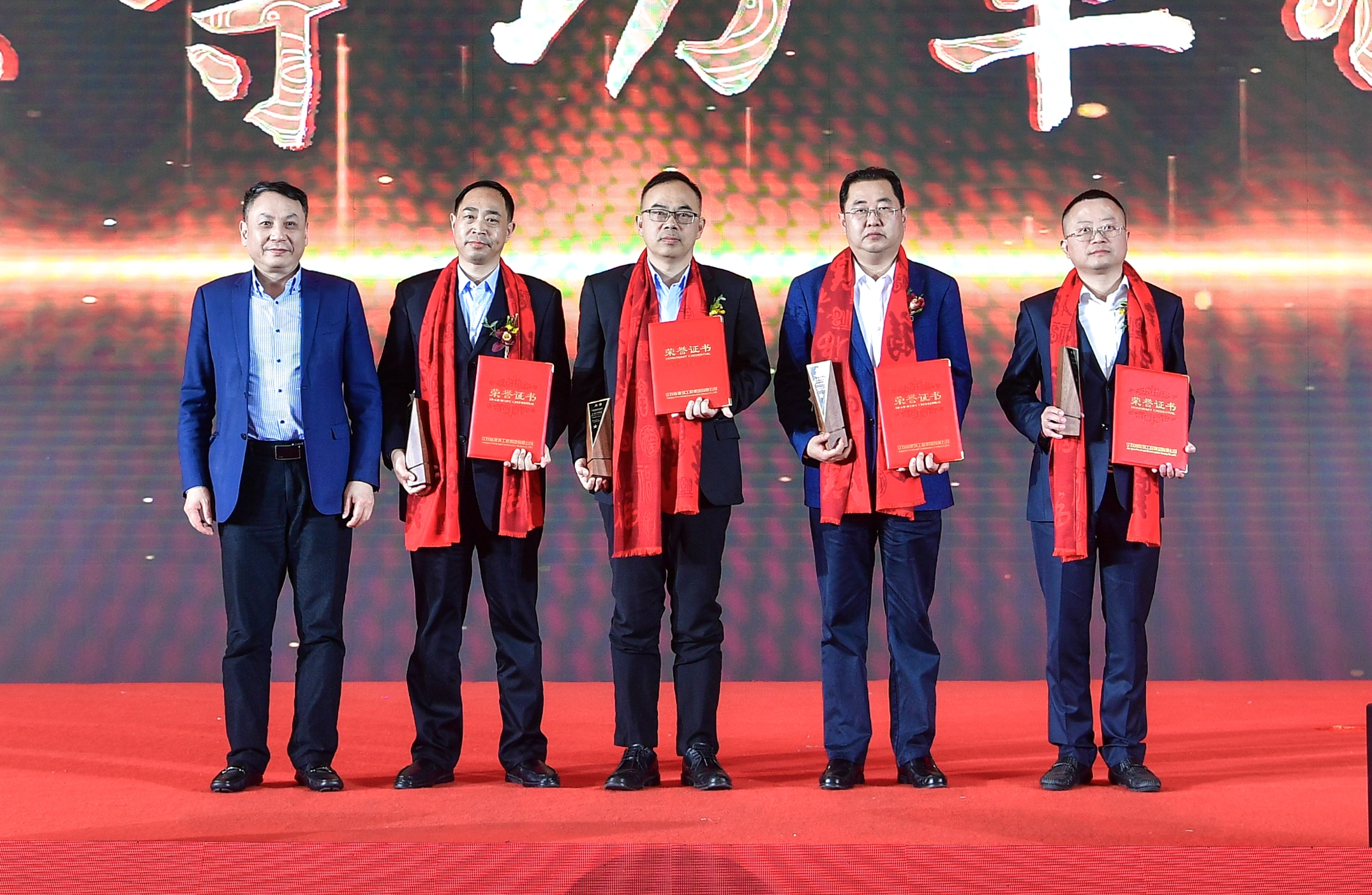 鏄ユ殩鑺卞紑涔橀鐮存氮,鏄ユ殩鑺卞紑鎵竼璧疯埅瑙嗛