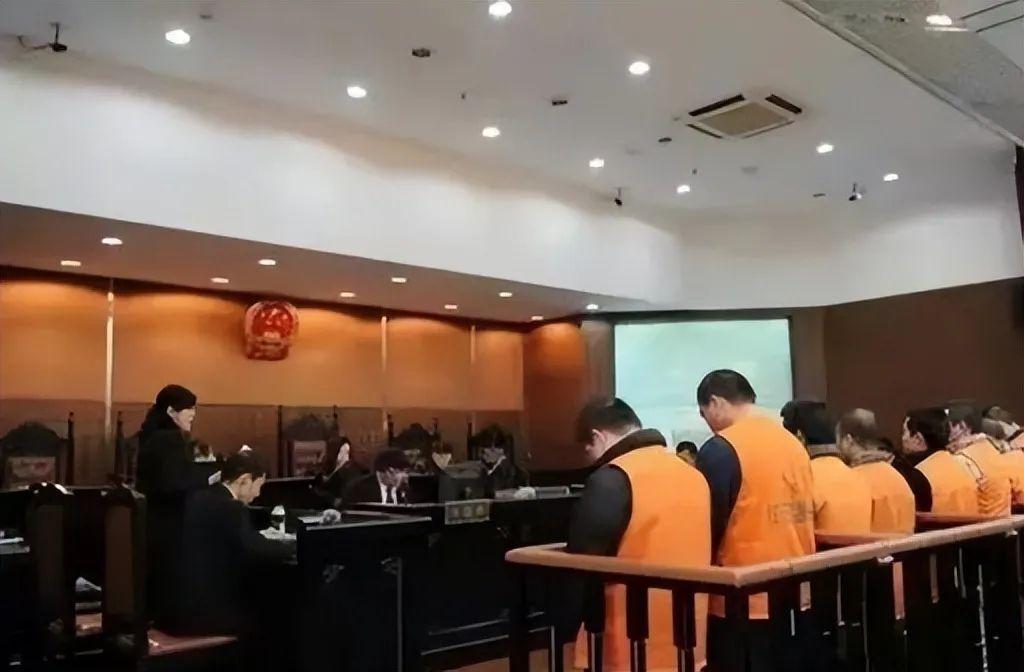 2012年卖肾换手机,高中生拿肾换手机