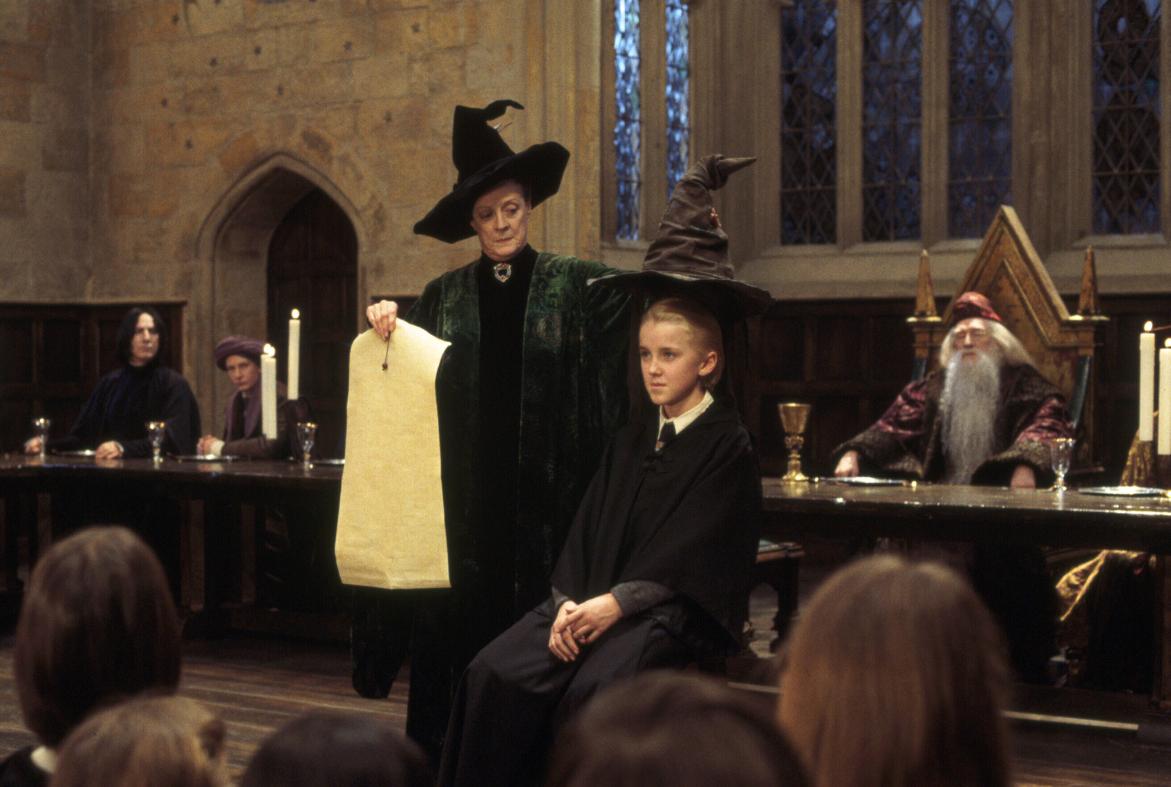 每周103.5美元到年入9500万，J.K罗琳的魔法世界与历史真实