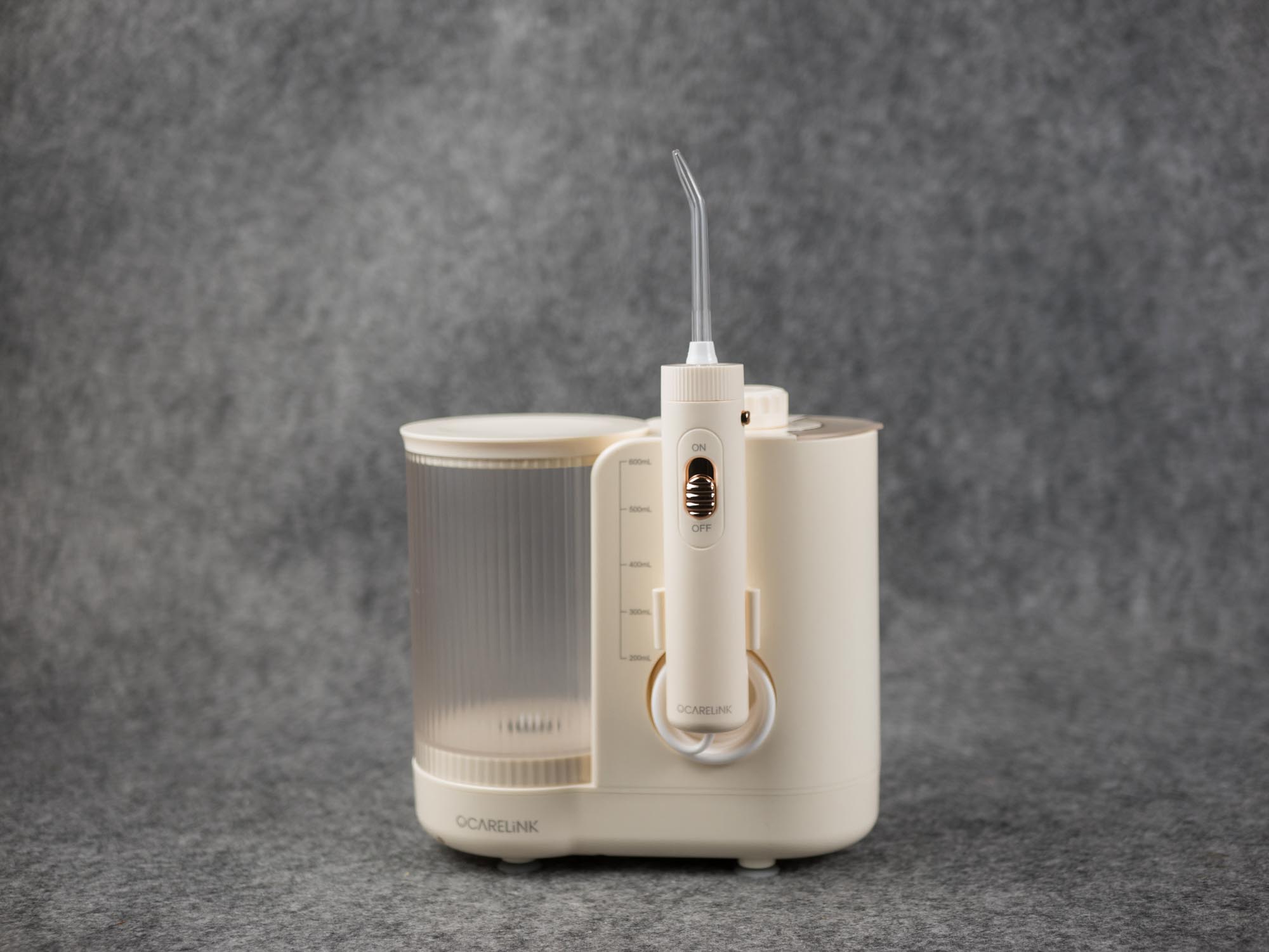 全家人的深层口腔清洁保障，OcareLink智能家庭款冲牙器