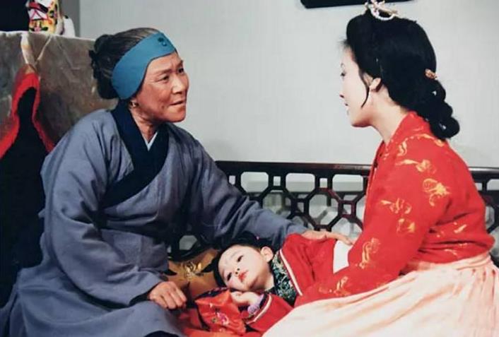 二家并一家的坏处,二家并排大门有高低风水有影响吗