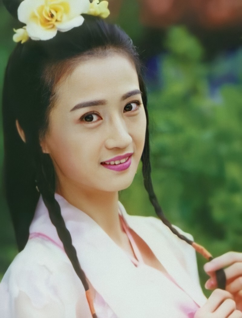 “最美尼姑”桑妮的成名之路,台湾女明星出家当尼姑桑妮