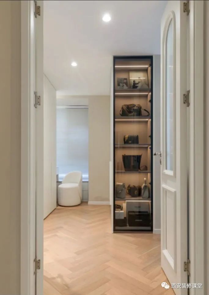 透明玻璃门展示柜怎么布置,岛柜展示柜玻璃门