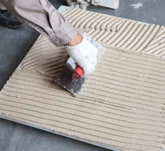 石材铺地工艺,做地暖贴石材要求