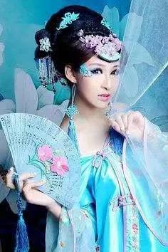 诸葛青云武侠小说《夺魂旗》第15章奇峰迭起