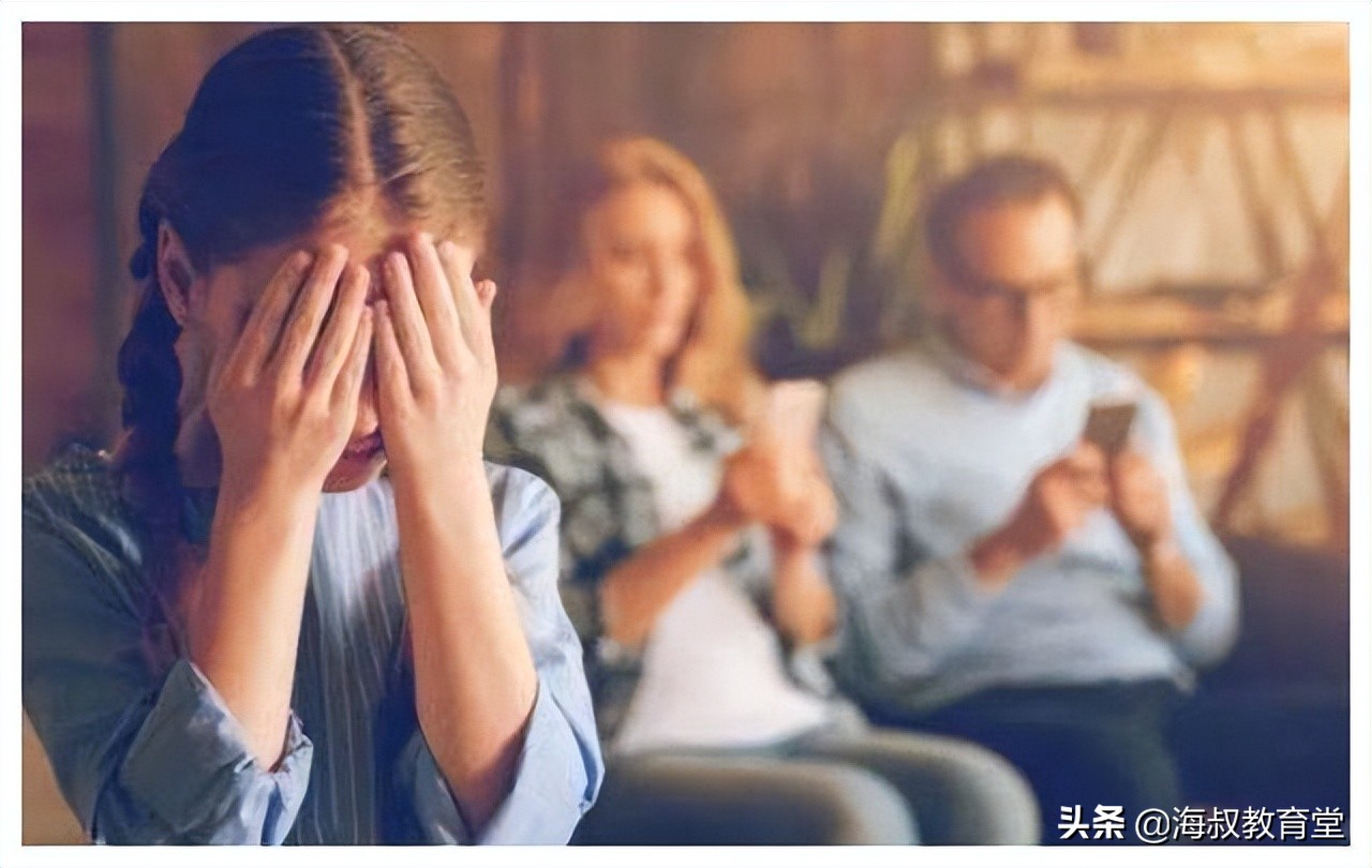 孩子内向不愿意和父母沟通怎么办,孩子性格内向不愿意跟人打招呼