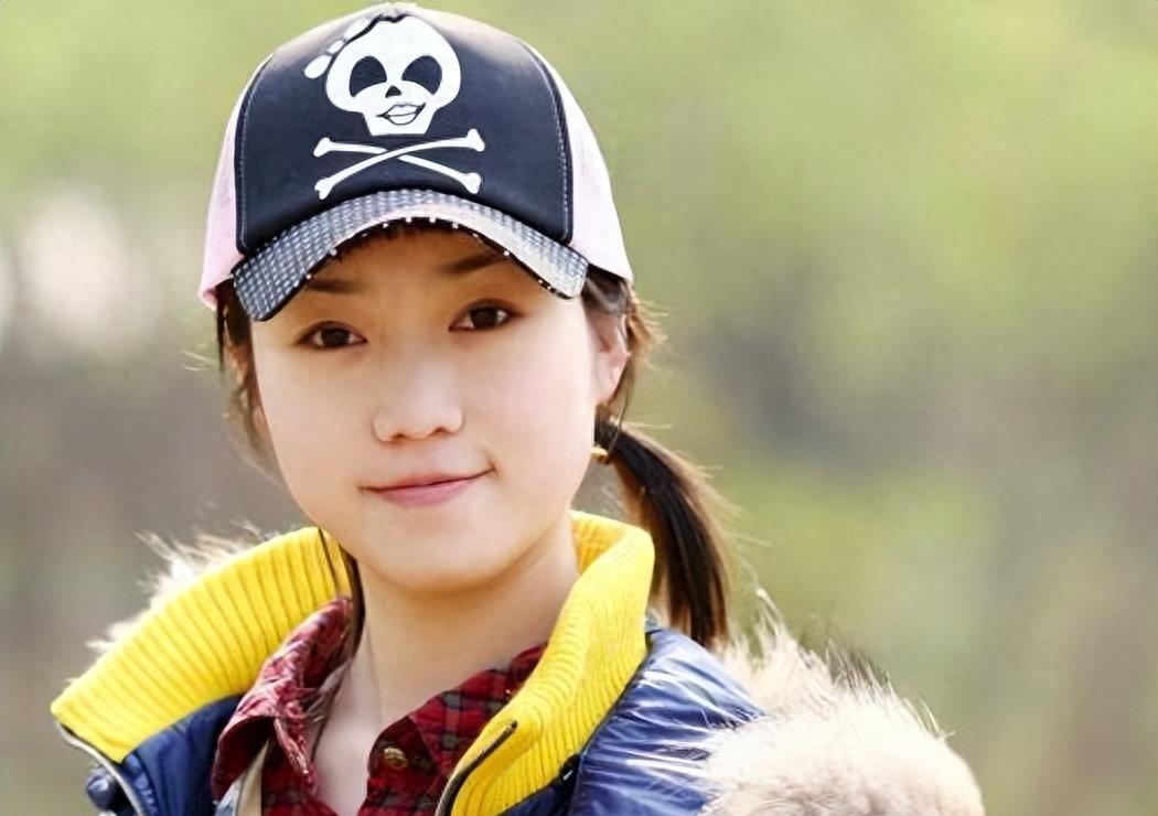 “网红模特”*筱雨张**,出道一年拍21套人体写真,现38岁仍单身未婚