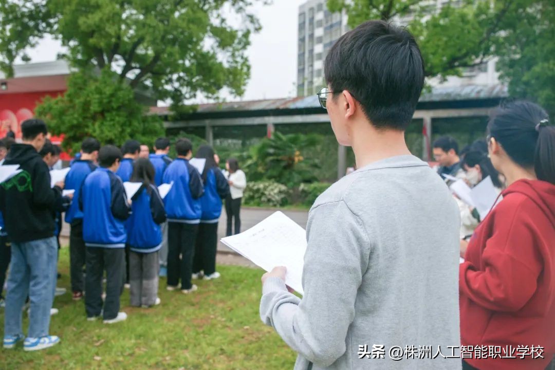 千人晨读丨诵读经典诗文，传承中华文化