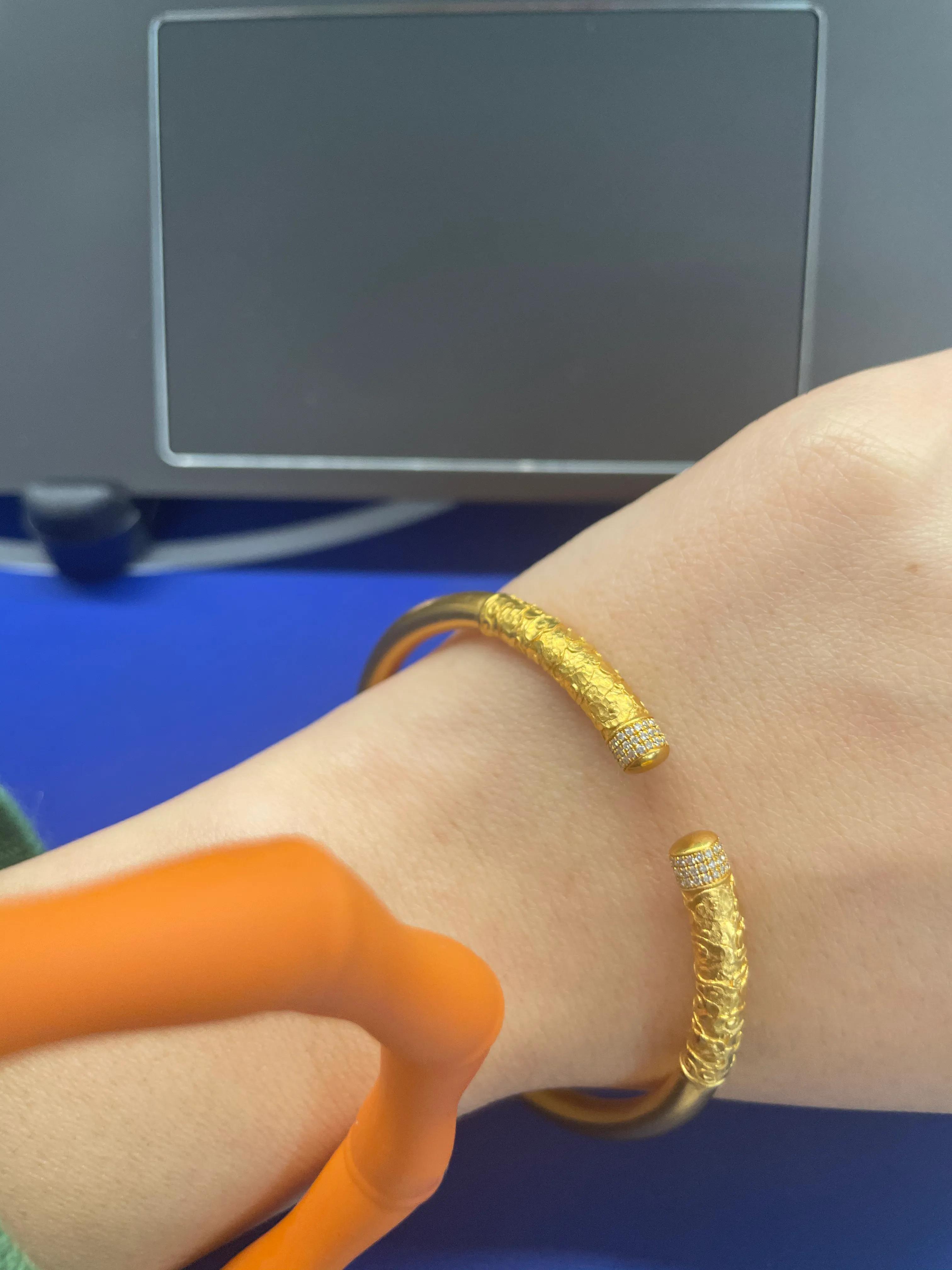 6年前买300吨黄金,每年买6w黄金