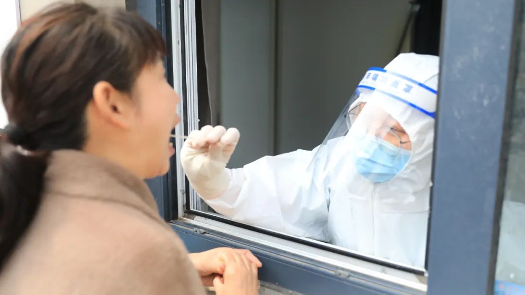 濮阳县人民医院：角落盛开英雄花