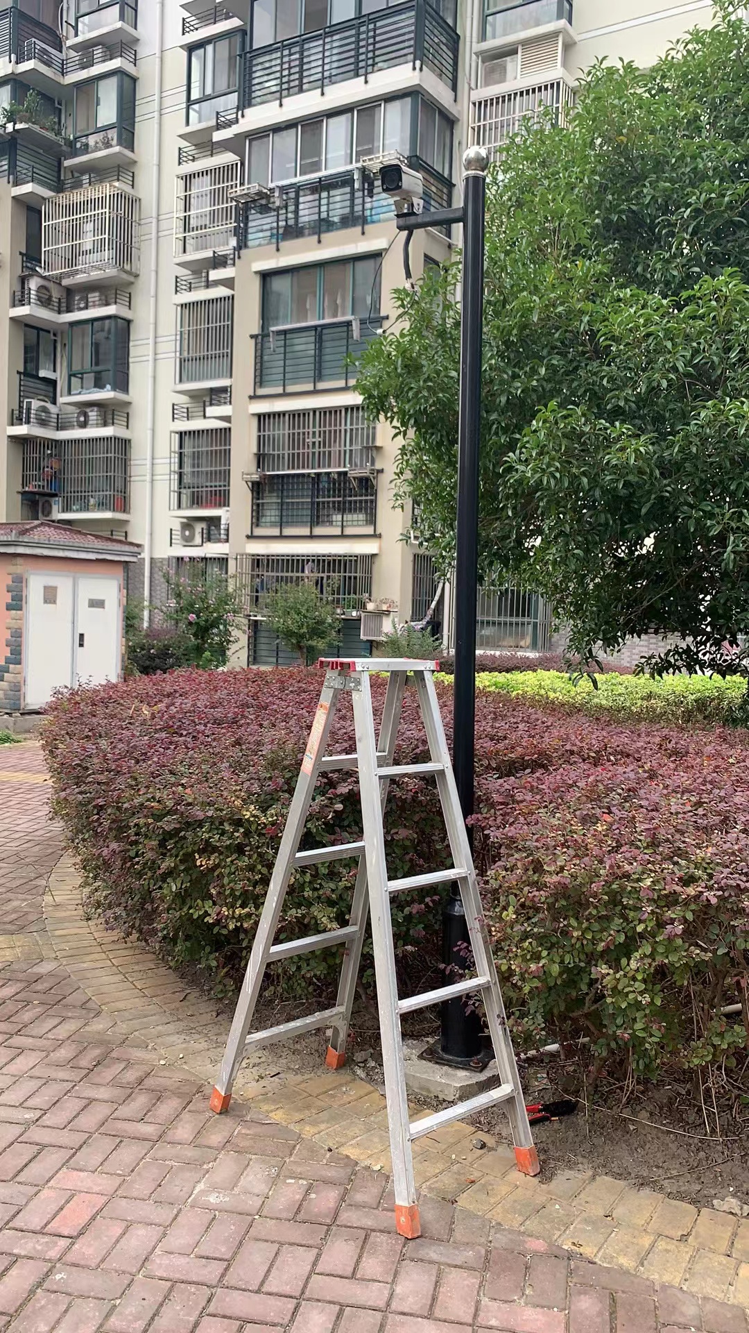 poe监控白天正常晚上黑屏如何解决,poe供电监控就是不出图像