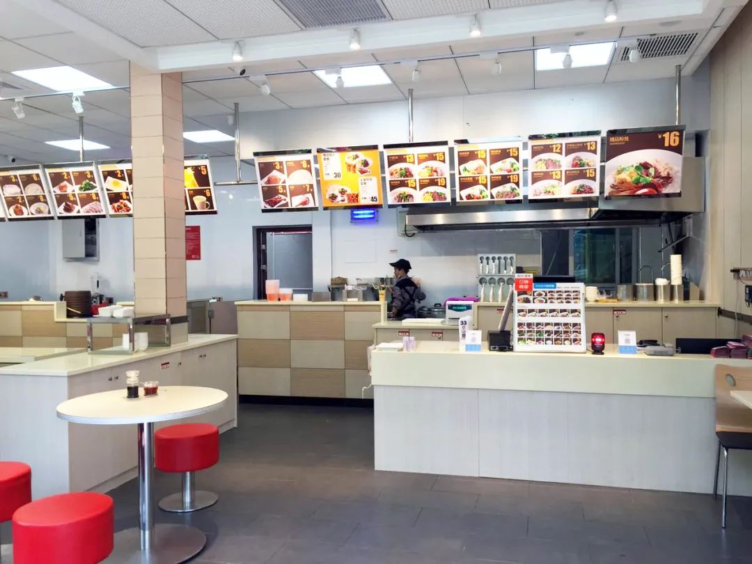 靠一碗老鸭粉丝汤，14年开出108家店：打造中国式麦当劳餐饮标杆