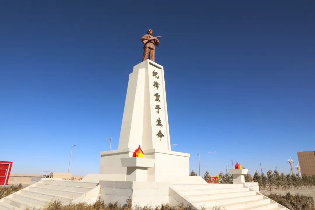 邱少云的一生视频简介,邱少云与战友的约定