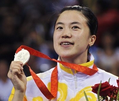 王楠患癌后丈夫的做法令网友泪目,王楠患癌12年