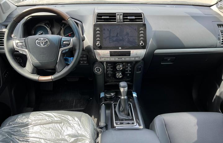 霸道普拉多和宝马x5哪个好,2.8t柴油版普拉多价格多少