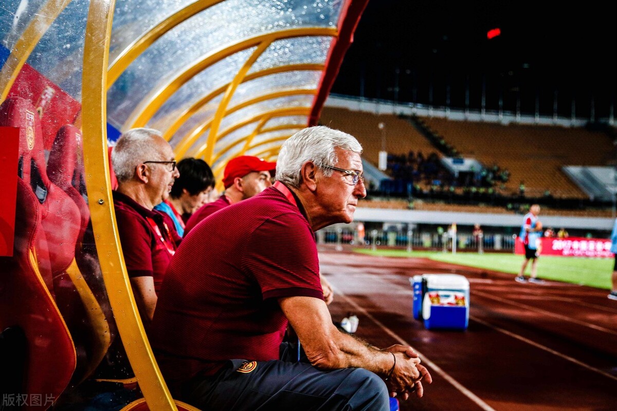 广州队遇挫折不后退足球精神,困境下广州队打出八冠王风采