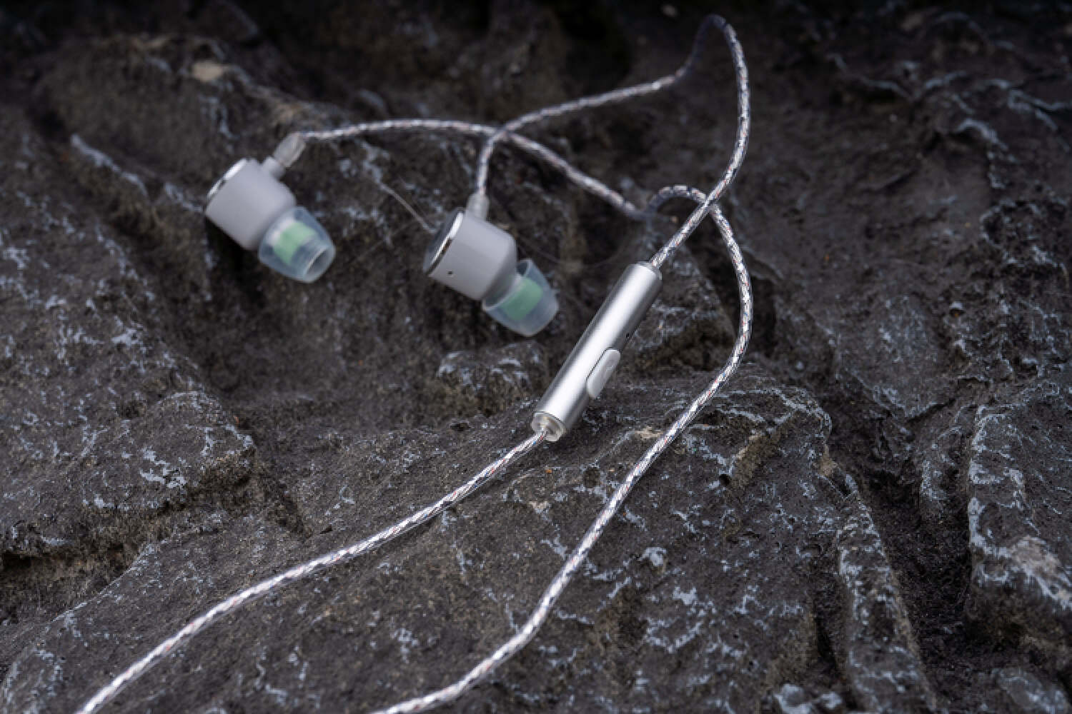 【不废话速评】仅售89元的竹林鸟霜华