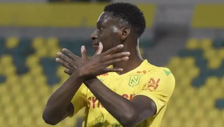 精明的欧联杯冠*队军**：他们签约六名悍将，却只花了200万转会费