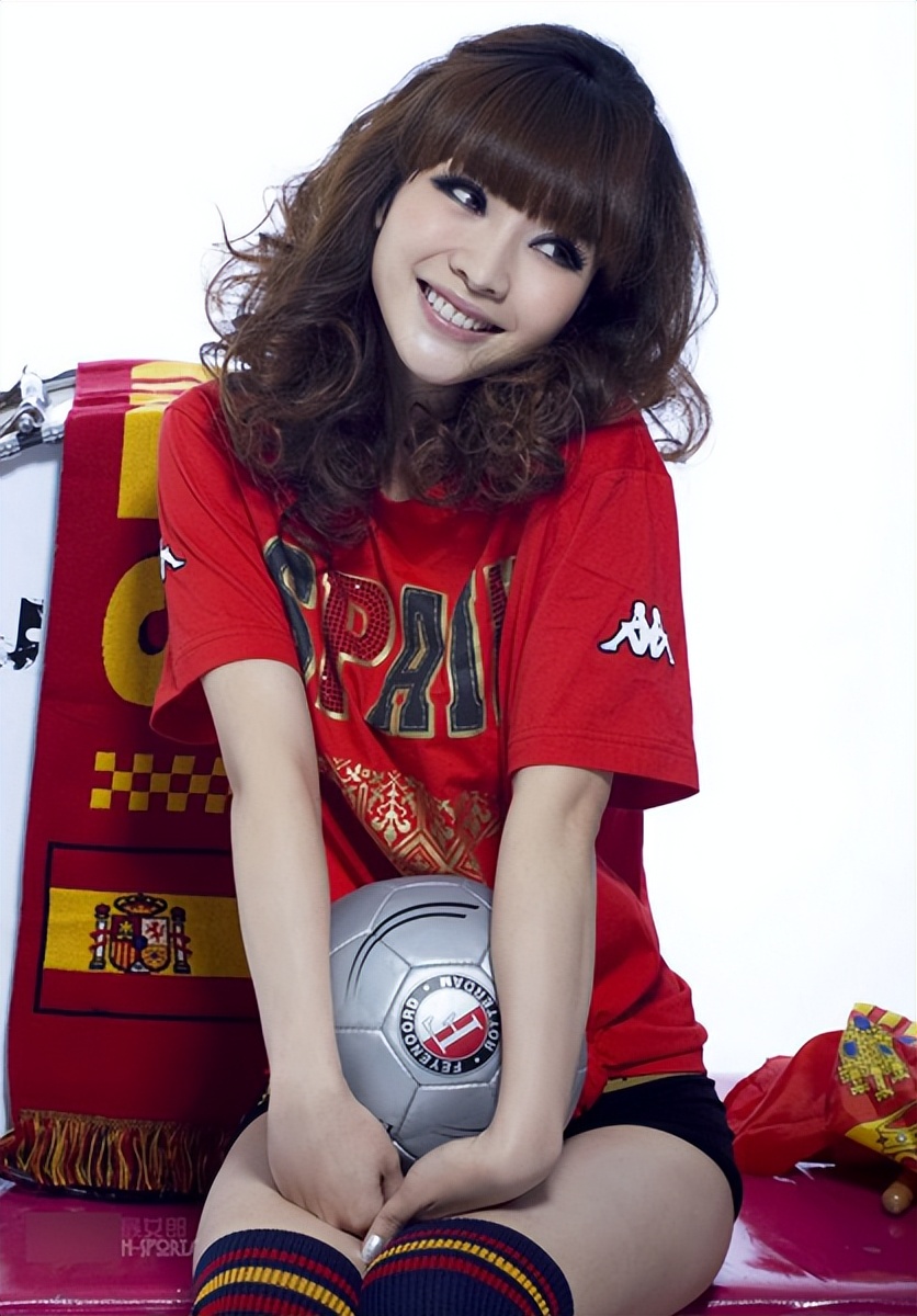 柳岩世界杯变身足球,柳岩世界杯视频