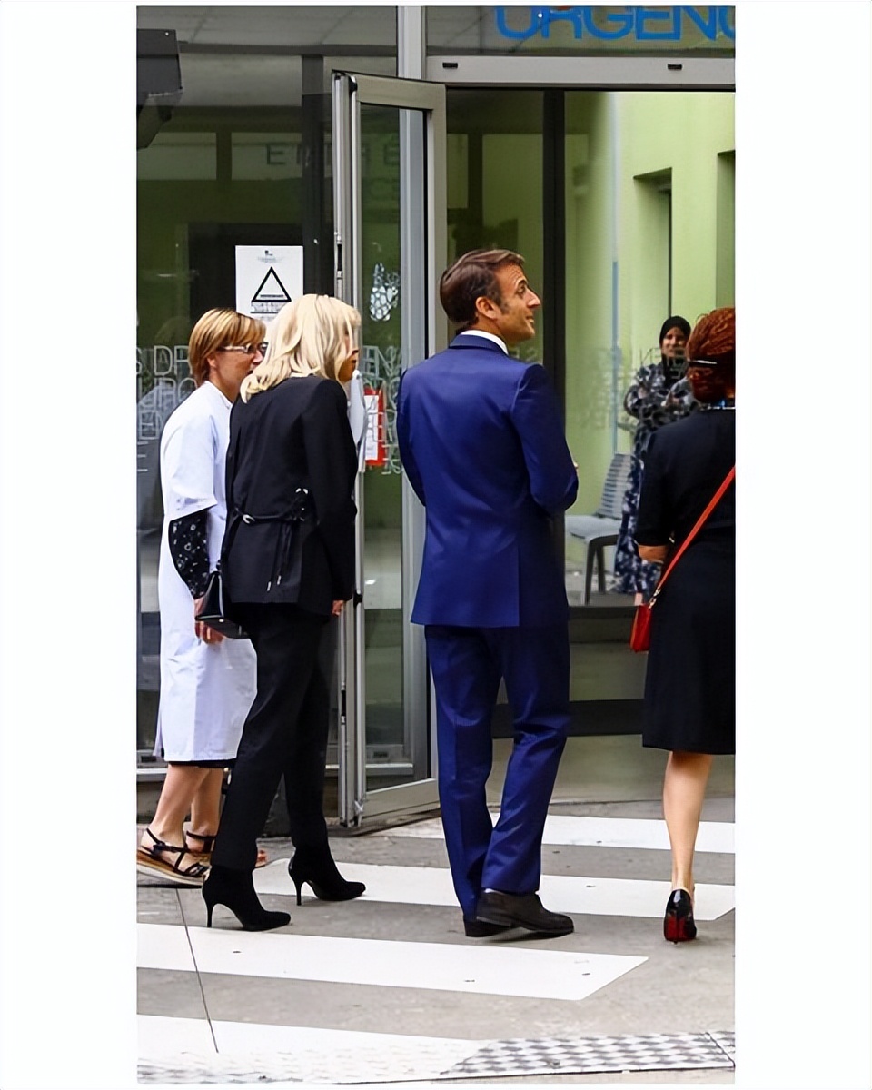 法国马克龙夫人年轻,法国第一夫人年轻照