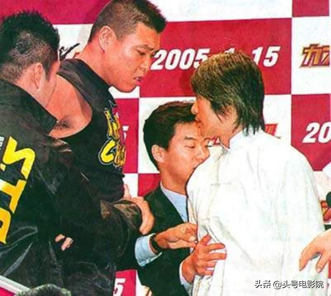 周星驰爱国么,周星驰爱国言论