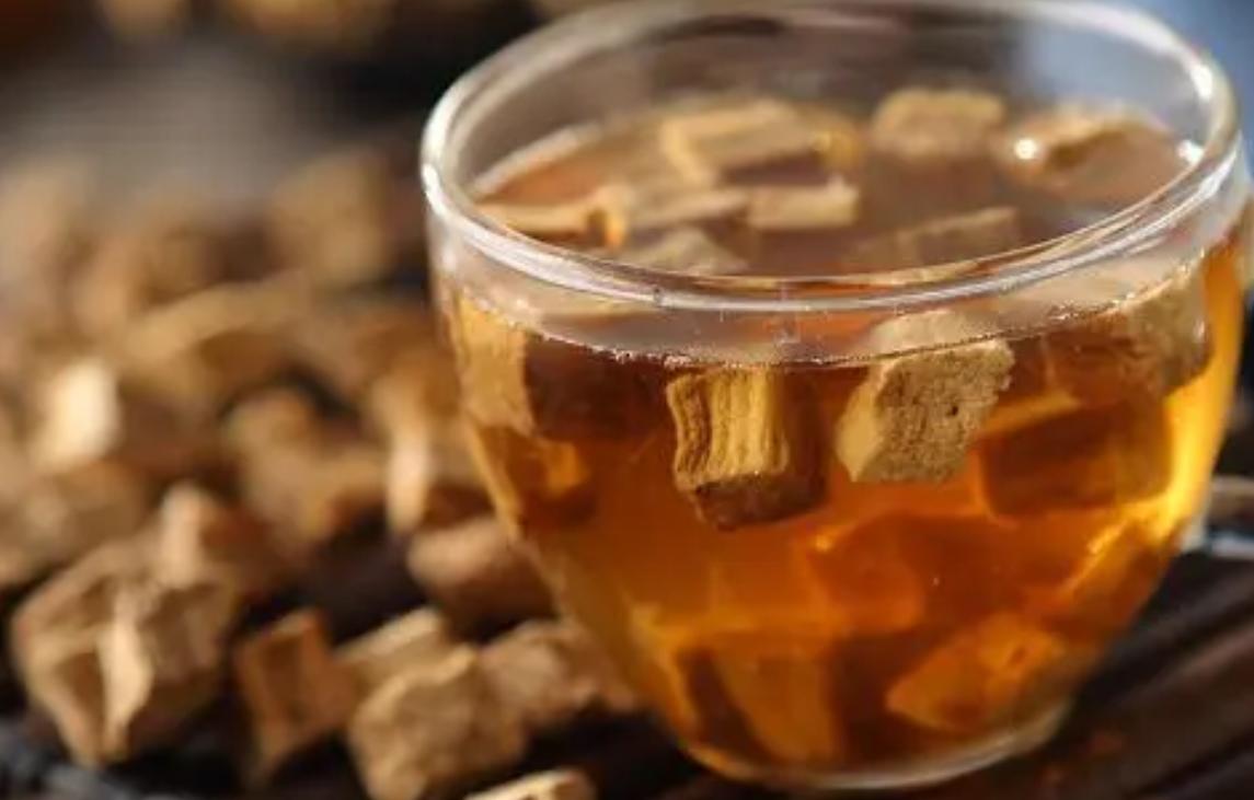 四川老汉挖出250斤人形树根,四川男子挖到人形树根