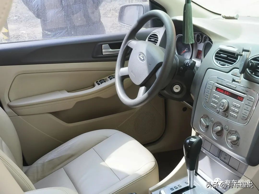 一万多的福克斯手动挡哪一款好,一万多的福特福克斯12款手动两厢