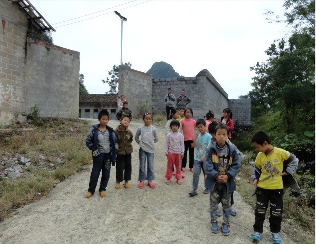 古代女子生娃，为何接生婆一直喊着要烧热水？了解后心疼古代女人