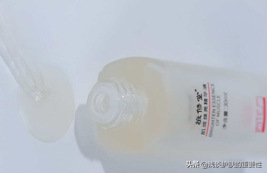 皮肤出油暗黄用什么产品,皮肤出油暗黄用什么精华