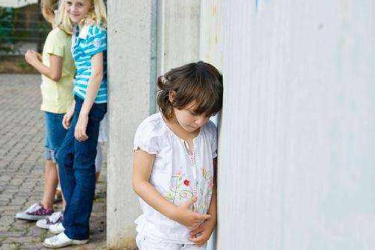 当孩子遇到朋友不跟他玩怎么办,怎样引导孩子不跟别人玩