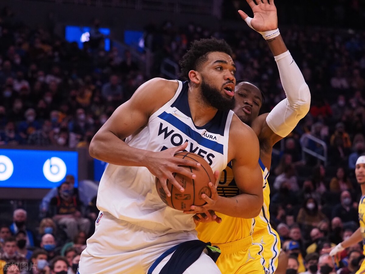 勇士击败湖人维金斯关键三分球,水花杜兰特维金斯唐斯