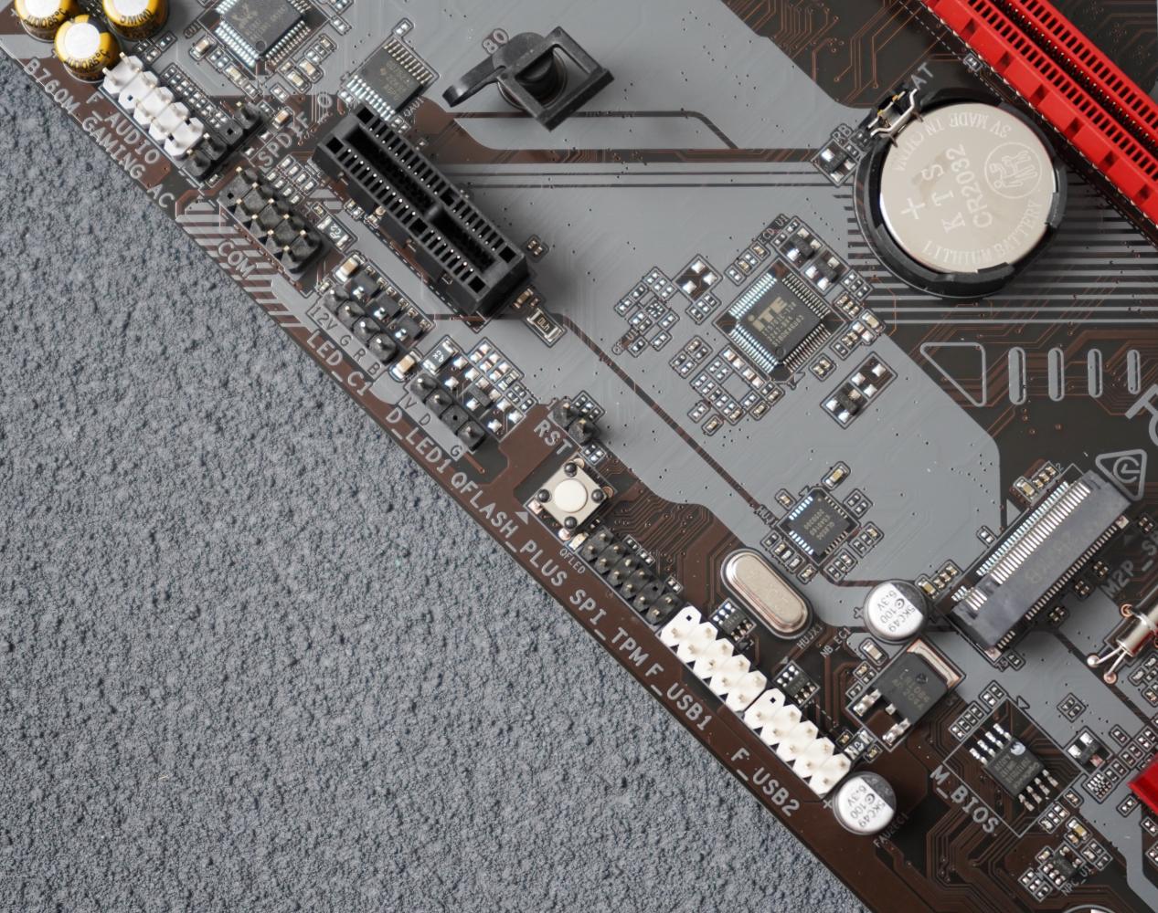 技嘉b760魔鹰小板测评,技嘉B760m魔鹰主板