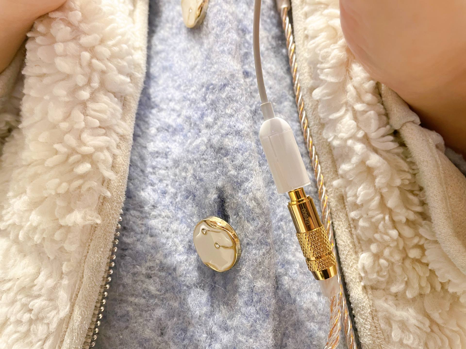 锦瑟香也耳机蓝牙可换线,锦瑟香也蓝牙耳机测评