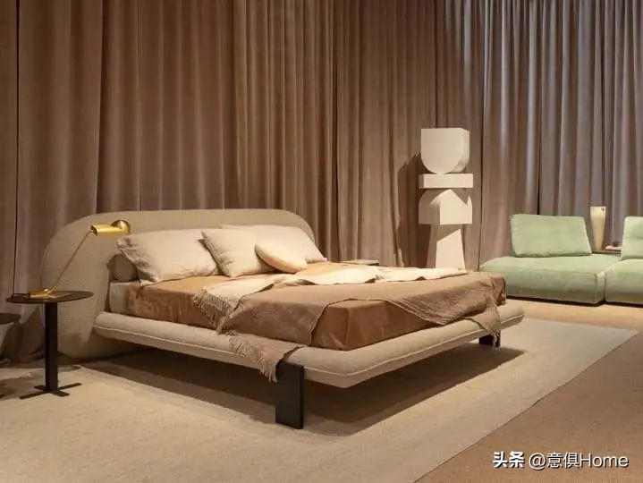 软包床最流行一款,比较温馨的软包床