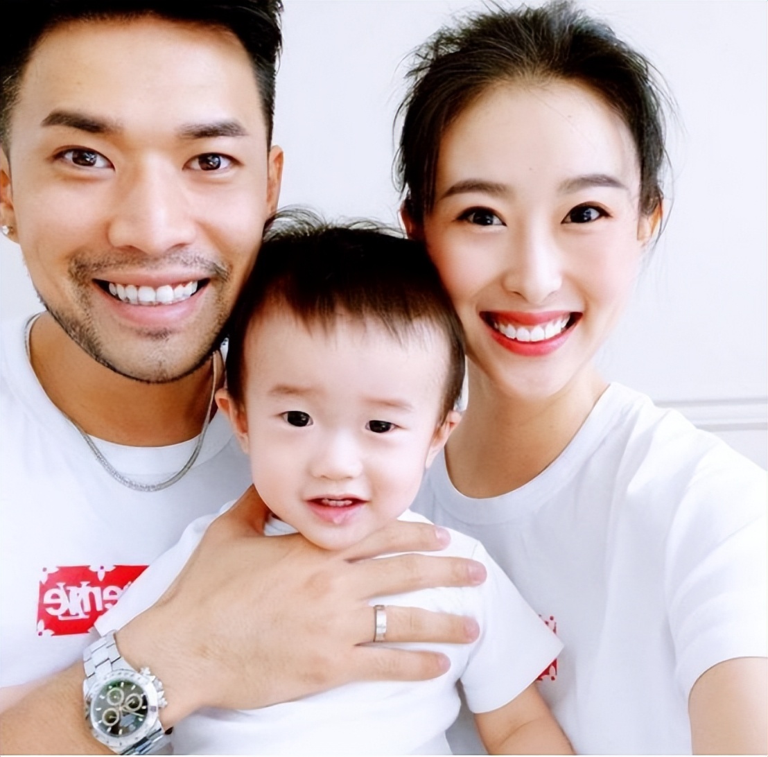 翟凌曾被誉为第一车模,车模翟凌事件