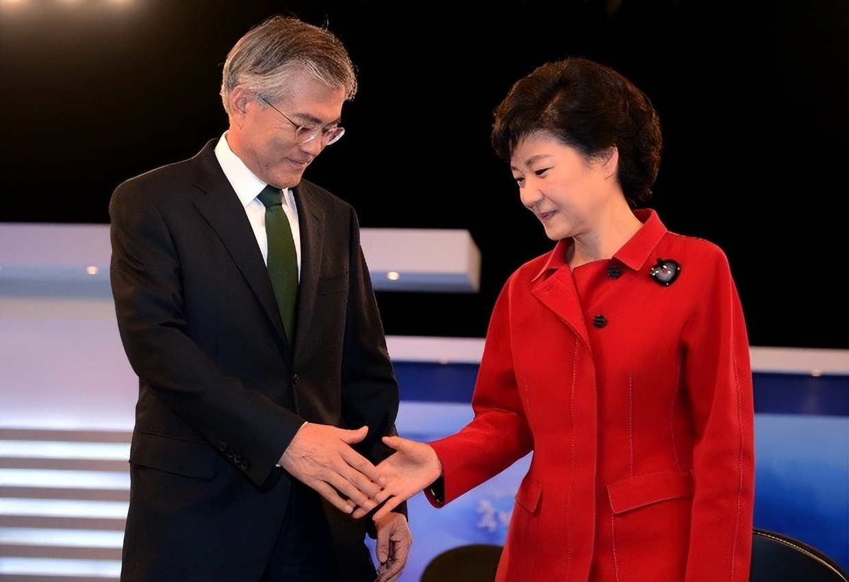 文在寅夫人：看似最接地气的第一夫人，却被曝花10亿公款买衣服